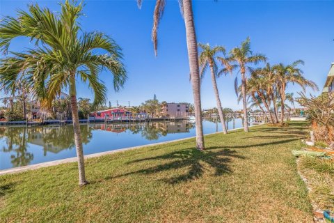Condominio en venta en Treasure Island, Florida, 2 dormitorios, 111.48 m2 № 1901949 - foto 26