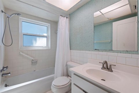 Condominio en venta en Treasure Island, Florida, 2 dormitorios, 111.48 m2 № 1901949 - foto 24