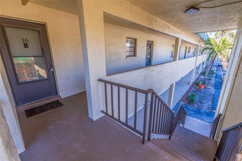 Condominio en venta en Treasure Island, Florida, 2 dormitorios, 111.48 m2 № 1901949 - foto 2