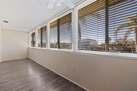 Condominio en venta en Treasure Island, Florida, 2 dormitorios, 111.48 m2 № 1901949 - foto 12