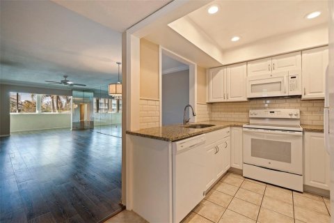 Condominio en venta en Treasure Island, Florida, 2 dormitorios, 111.48 m2 № 1901949 - foto 3