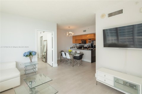 Copropriété à louer à Miami, Floride: 2 chambres, 97.36 m2 № 2077209 - photo 3