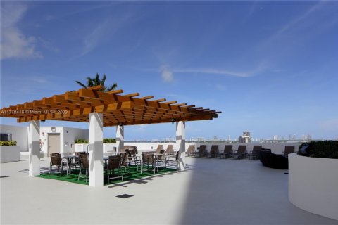 Copropriété à louer à Miami, Floride: 2 chambres, 97.36 m2 № 2077209 - photo 22