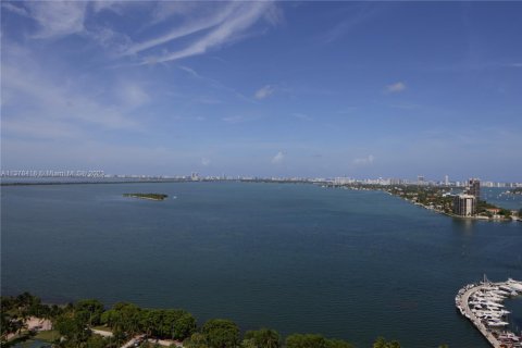 Copropriété à louer à Miami, Floride: 2 chambres, 97.36 m2 № 2077209 - photo 8