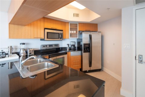 Copropriété à louer à Miami, Floride: 2 chambres, 97.36 m2 № 2077209 - photo 5