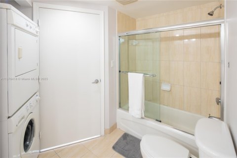Copropriété à louer à Miami, Floride: 2 chambres, 97.36 m2 № 2077209 - photo 18