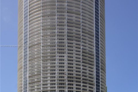 Copropriété à louer à Miami, Floride: 2 chambres, 97.36 m2 № 2077209 - photo 23
