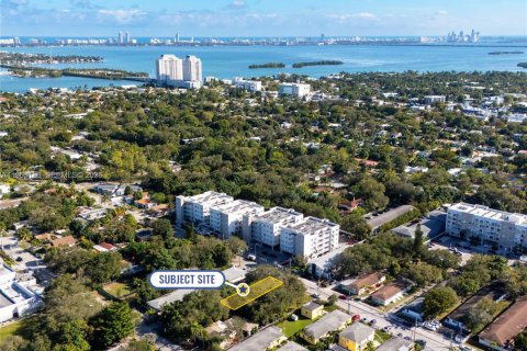 Commercial property in Miami, Florida № 2024244 - photo 3