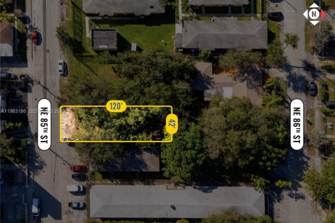 Commercial property in Miami, Florida № 2024244 - photo 4