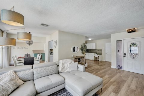 Villa ou maison à vendre à Coral Springs, Floride: 3 chambres, 140.1 m2 № 2073439 - photo 10