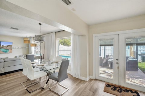 Villa ou maison à vendre à Coral Springs, Floride: 3 chambres, 140.1 m2 № 2073439 - photo 24