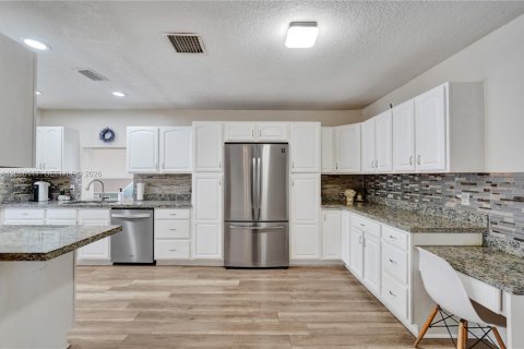 Villa ou maison à vendre à Coral Springs, Floride: 3 chambres, 140.1 m2 № 2073439 - photo 14
