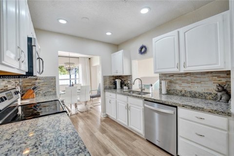 Villa ou maison à vendre à Coral Springs, Floride: 3 chambres, 140.1 m2 № 2073439 - photo 17