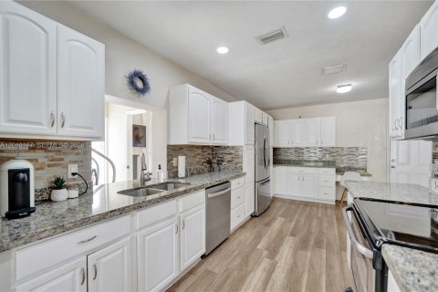 Villa ou maison à vendre à Coral Springs, Floride: 3 chambres, 140.1 m2 № 2073439 - photo 15