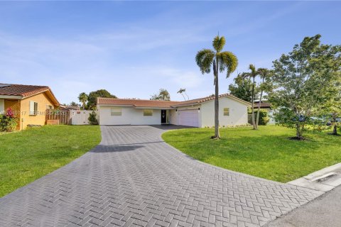 Villa ou maison à vendre à Coral Springs, Floride: 3 chambres, 140.1 m2 № 2073439 - photo 2