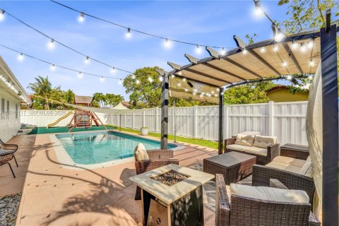 Villa ou maison à vendre à Coral Springs, Floride: 3 chambres, 140.1 m2 № 2073439 - photo 3
