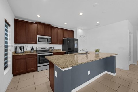 House in Davenport, Florida 4 bedrooms № 1875708 - photo 8