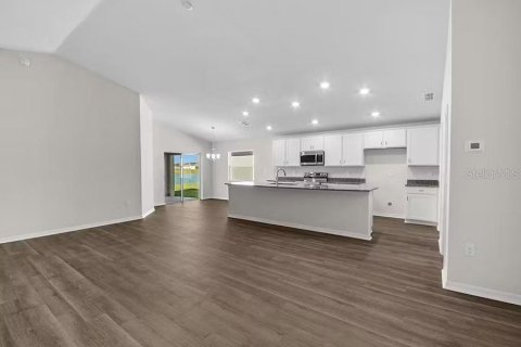 Casa en venta en Zephyrhills, Florida, 4 dormitorios, 168.99 m2 № 1769570 - foto 6