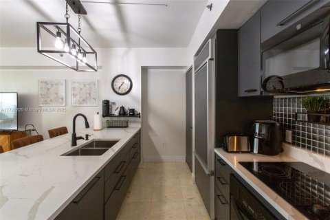 Купить кондоминиум в Халландейл-Бич, Флорида 1 спальня, 78.41м2, № 2088464 - фото 18