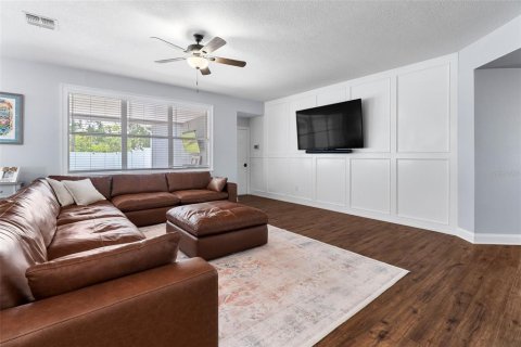 Casa en venta en Orlando, Florida, 4 dormitorios, 296.82 m2 № 1904691 - foto 11