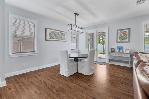 Casa en venta en Orlando, Florida, 4 dormitorios, 296.82 m2 № 1904691 - foto 16