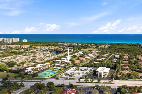 Condo in Jupiter, Florida, 2 bedrooms № 2401228 - photo 30
