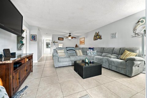 Condo in Jupiter, Florida, 2 bedrooms № 2401228 - photo 11