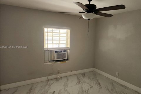 Снять в аренду коммерческую недвижимость в Хайалиа, Флорида 1 спальня, 74.32м2, № 1991312 - фото 15