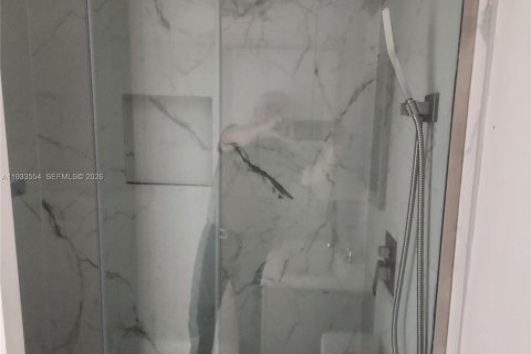 Снять в аренду коммерческую недвижимость в Хайалиа, Флорида 1 спальня, 74.32м2, № 1991312 - фото 8