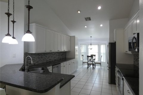 Villa ou maison à vendre à Oviedo, Floride: 4 chambres, 186.27 m2 № 2355917 - photo 16