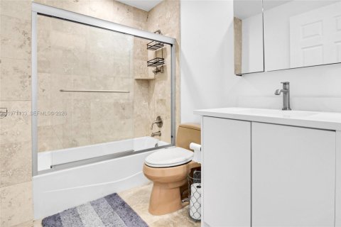 Copropriété à vendre à Hallandale Beach, Floride: 3 chambres, 162.67 m2 № 2033743 - photo 11