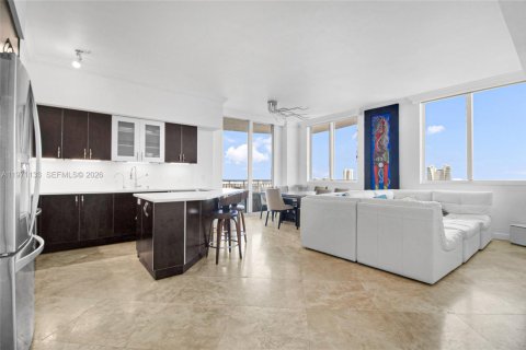 Copropriété à vendre à Hallandale Beach, Floride: 3 chambres, 162.67 m2 № 2033743 - photo 2