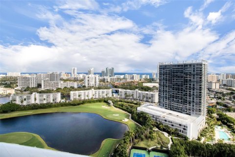 Copropriété à vendre à Hallandale Beach, Floride: 3 chambres, 162.67 m2 № 2033743 - photo 5