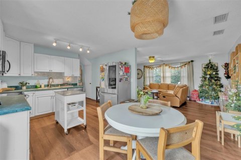 Купить виллу или дом в Деланд, Флорида 7 комнат, 144.93м2, № 1765178 - фото 8