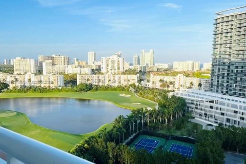 Condo in Hallandale Beach, Florida, 2 bedrooms  № 2000645 - photo 2