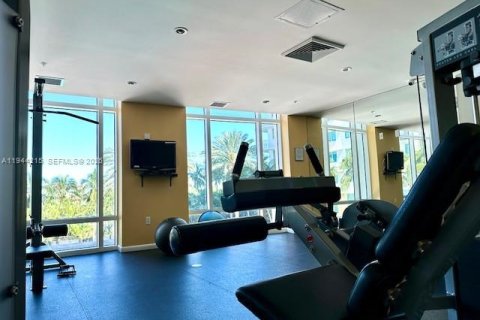 Condo in Hallandale Beach, Florida, 2 bedrooms  № 2000645 - photo 4