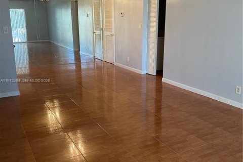 Condominio en venta en Pompano Beach, Florida, 2 dormitorios, 91.04 m2 № 2033881 - foto 5