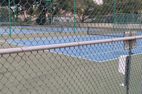 Condominio en venta en Pompano Beach, Florida, 2 dormitorios, 91.04 m2 № 2033881 - foto 12