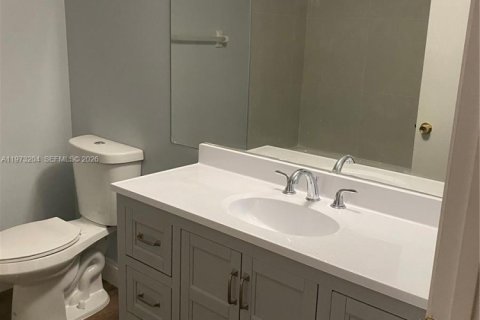 Condominio en venta en Pompano Beach, Florida, 2 dormitorios, 91.04 m2 № 2033881 - foto 4