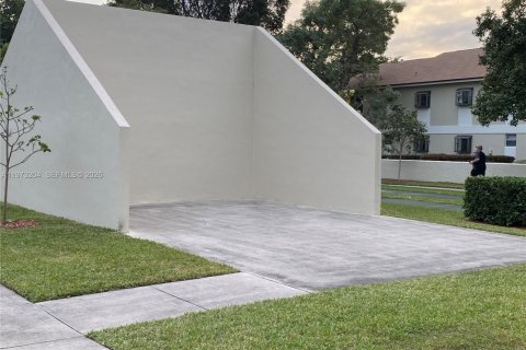 Condominio en venta en Pompano Beach, Florida, 2 dormitorios, 91.04 m2 № 2033881 - foto 11