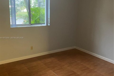 Condominio en venta en Pompano Beach, Florida, 2 dormitorios, 91.04 m2 № 2033881 - foto 9