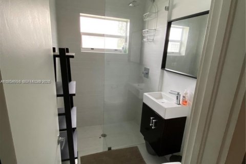 Condominio en alquiler en Miami Beach, Florida, 46.73 m2 № 2010552 - foto 13