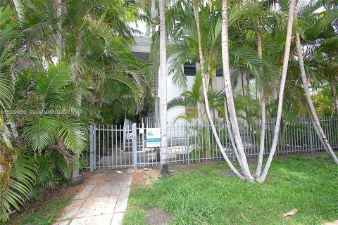 Condominio en alquiler en Miami Beach, Florida, 46.73 m2 № 2010552 - foto 23