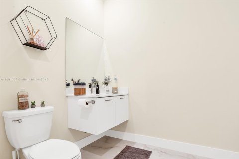 Copropriété à vendre à Doral, Floride: 2 chambres, 99.59 m2 № 1943868 - photo 25