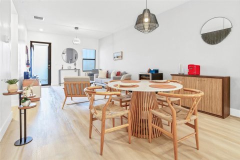 Copropriété à vendre à Doral, Floride: 2 chambres, 99.59 m2 № 1943868 - photo 10