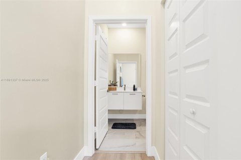 Copropriété à vendre à Doral, Floride: 2 chambres, 99.59 m2 № 1943868 - photo 20