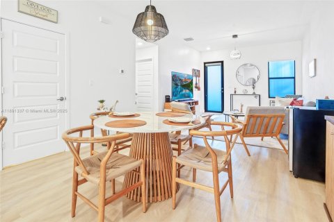Copropriété à vendre à Doral, Floride: 2 chambres, 99.59 m2 № 1943868 - photo 9