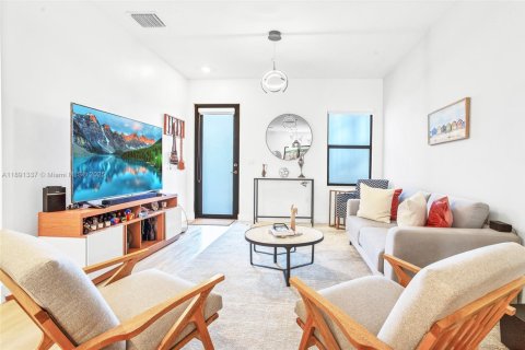 Copropriété à vendre à Doral, Floride: 2 chambres, 99.59 m2 № 1943868 - photo 11
