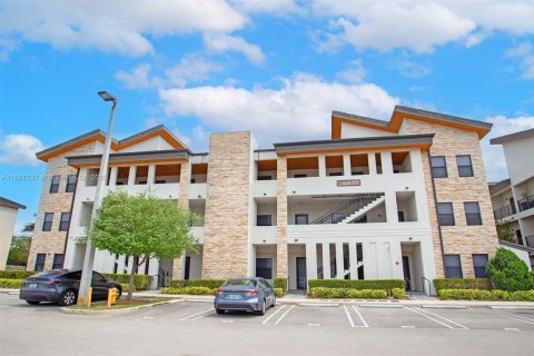 Copropriété à vendre à Doral, Floride: 2 chambres, 99.59 m2 № 1943868 - photo 1