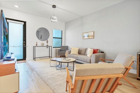 Copropriété à vendre à Doral, Floride: 2 chambres, 99.59 m2 № 1943868 - photo 13